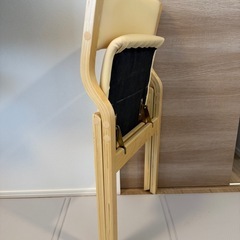 【ほぼ新品のような美品】折りたたみチェア【折りたたみ時厚さ13cm】の画像