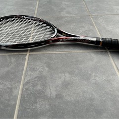 軟式用テニスラケットとケースのセットの画像