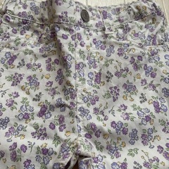 小花柄パンツ　110cmの画像