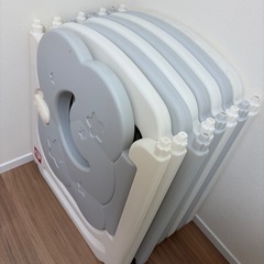 ベビーサークル　倒れない　ベビーゲートの画像