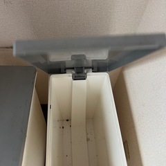 ゴミ箱の画像