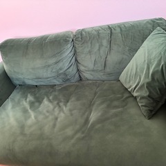 LOWYA｜ベルベット調ソファの画像