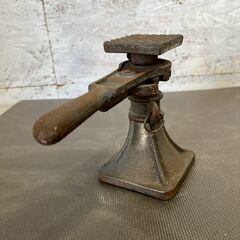 豆ジャッキ レトロ 工具 アンティーク 当時物 ミニジャッキ 建築ジャッキ 大工 古道具 小型ジャッキ  A1009の画像
