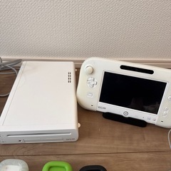 Wii U本体  プロコンやソフト多数の画像