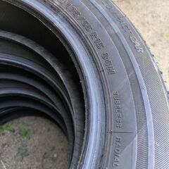 タイヤ4本の画像