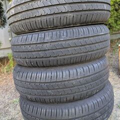 タイヤ4本の画像