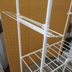 折りたたみ 軽量ランドリーラック 物干しスタンド キャスター付き  幅105×高さ154㎝ ホワイト 片手で簡単にたためてコンパクト大容量 札幌 北20条店の画像