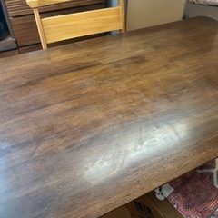 ダイニングテーブルの画像