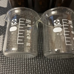 ♡ガラス製スポイト遮光瓶4個＆ドロッパー付遮光瓶1本＆ビーカーセットとガラス棒♡の画像