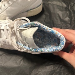 adidas×リバティコラボスニーカーの画像