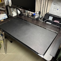 【お譲り先決定】デスク、電気スタンドのセットの画像