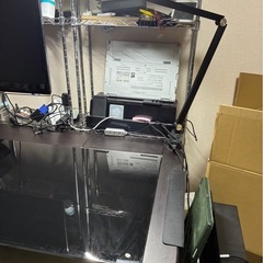 【お譲り先決定】デスク、電気スタンドのセットの画像