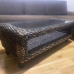 ウォーターヒヤシンス籐ガラストップテーブルの画像