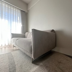 グレイッシュ　グレイ　高品質　２人　３人　ソファ　クッション付き　３つの画像