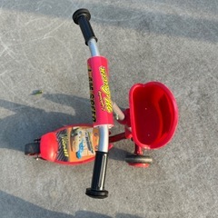 キックボード　カーズ　3輪の画像
