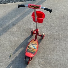 キックボード　カーズ　3輪の画像
