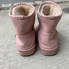 あげます！キッズ ムートンブーツ 18cm
の画像