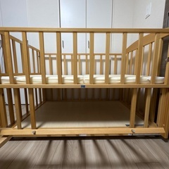 ベビーベッドの画像