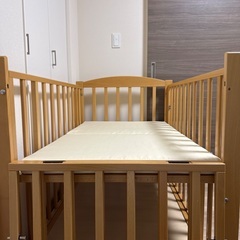 ベビーベッドの画像