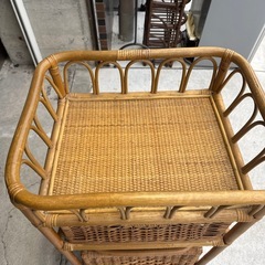 ラタン　ランドリーラックの画像