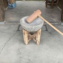 お正月　餅つき　石臼　台　杵の画像