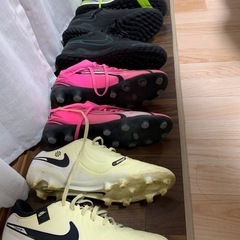 サッカーシューズ　26.0cm スパイク　トレシュ　4足セットの画像