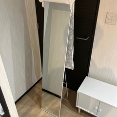 【差し上げます】テレビ台、姿見、ガラステーブルの画像