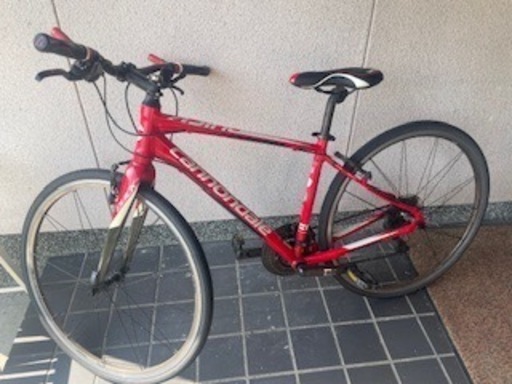自転車　クロスバイク　通勤　通学キャノンデール　赤