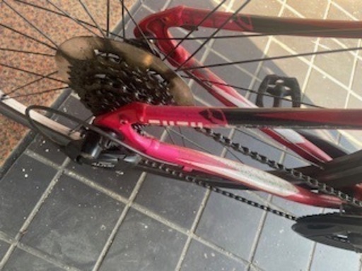 自転車　クロスバイク　通勤　通学キャノンデール　赤