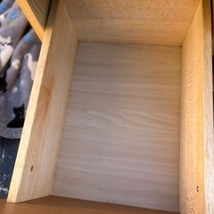 机の下にある引き出しみたいな物の画像