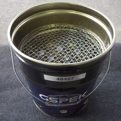 ペール缶型バーベキューコンロ 未使用品 ソロキャンプ 防災時にも役立つ 網 付属品は新品 DIY 面白グッズ ディスプレイ 早い者勝ち 引き取り限定の画像