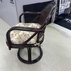 209 藤ラタン回転チェアの画像