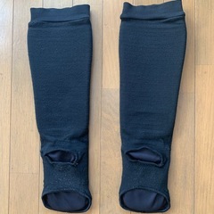 キックボクシング　ISAMIレガース 黒  の画像