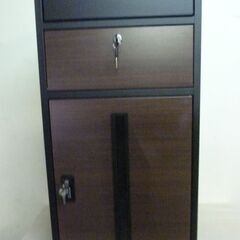 ※取引中/売約済***********　　　　　　未使用/新品　訳あり特価　宅配ボックス 押し込み式 ポスト一体型 大容量 135L の画像