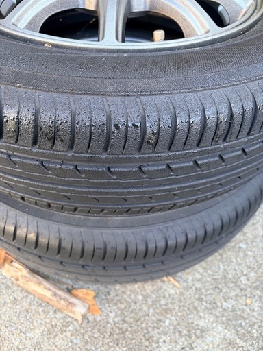 155/70/R13装着後数千キロしか走っていないバリ山タイヤです。