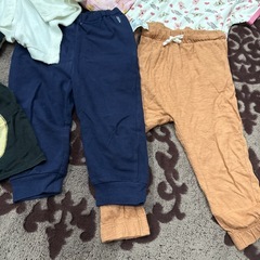 80パジャマ　　他と一緒で100円の画像