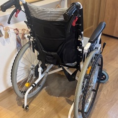 車椅子(多機能)の画像