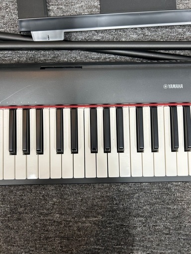 超特価【YAMAHA】電子キーボード ピアジェーロ NP-32B （譜面台、椅子付き）