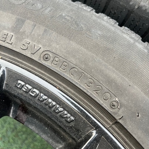 ブリジストン　スタッドレス　235/50/R18　