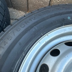 【相談中】軽トラや軽バンなどに最適‼️【新品未使用タイヤ‼️】１２インチスタッドレスタイヤ&ホイールセット✨の画像