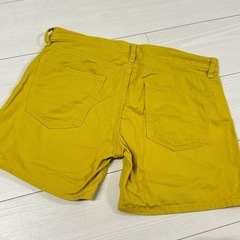 ショートパンツ　黄色　の画像