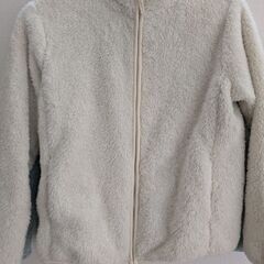 ユニクロ　フリース　150　女児の画像