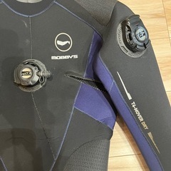 スキューバダイビング用　ドライスーツの画像