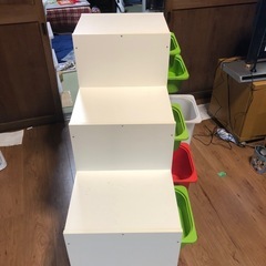 子供用などに使える収納棚の画像