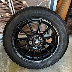 アルミホイール付きスタッドレスタイヤの画像