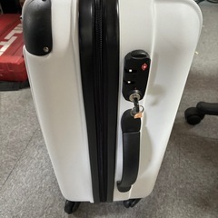travelhouse スーツケース38L ホワイト　中古品の画像