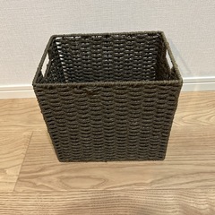 ニトリ 手編み風ペーパーバスケット4個セットの画像