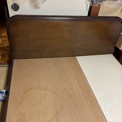 木製ベットフレームの画像