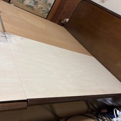 木製ベットフレームの画像