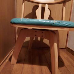 ❇️無料椅子2脚❇️回転椅子【肘置きタイプ】の画像